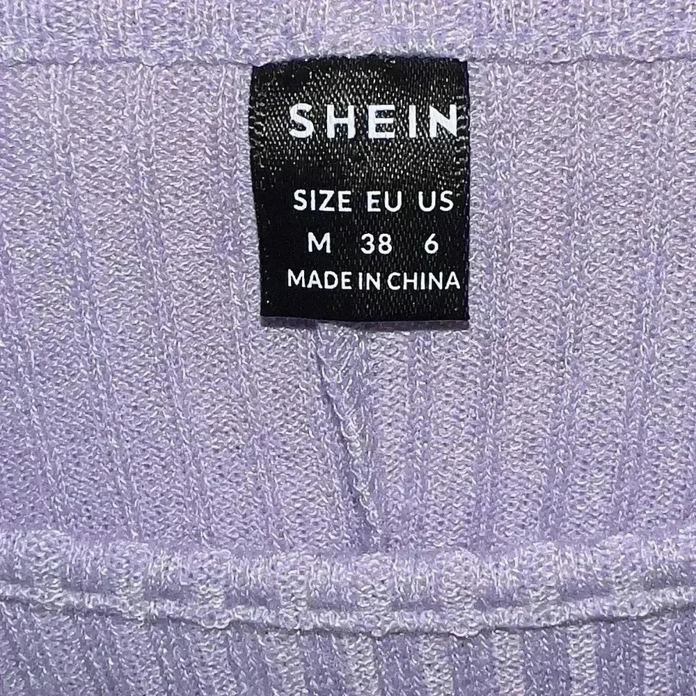 SHEIN Privé Ribbed Long Sleeve Semi-Cropped Tee size 6 - Picture 3 of 4
